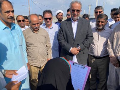 گفتگوی صمیمی استاندار با مردم محترمآباد فنوج