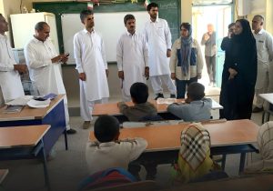 کمک خیرین به دانش‌آموزان روستایی فنوج