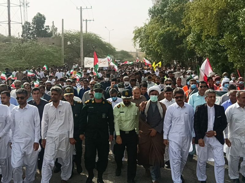 جلوه‌های وحدت و شور انقلابی مردم فنوج در ۱۳ آبان