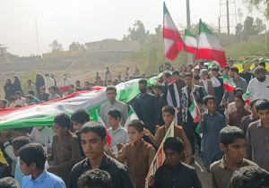 خروش مردم فنوج در راهپیمایی باشکوه ۱۳ آبان