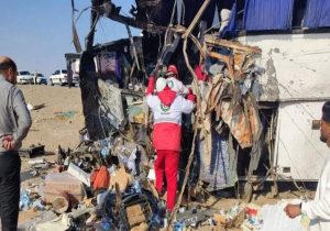 ۲ فوتی در برخورد کامیون و اتوبوس