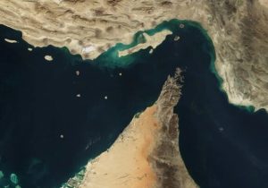 نخستین عوارض عبور کشتیها از تنگه هرمز به خزانه واریز شد