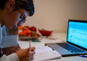 تأکید بر نظارت آموزش‌های مجازی در مدارس سیستان و بلوچستان