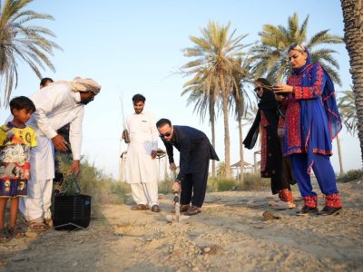 برگزاری آئین حسنه کاشت نهال نادر «چِش» در روستای گردشگری درک