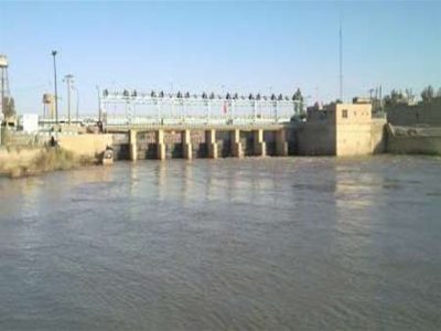 شهروندان از شنا در کانالهای سیلابی خودداری کنند